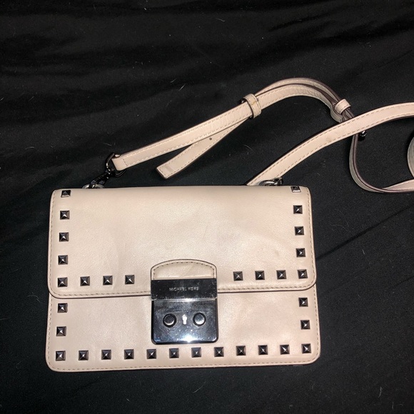 Michael Kors Large Sloan Studded Gusset Crossbody - Picture 2 of 3